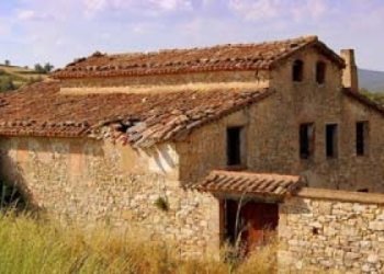 Castelló d’Empúries s’emmiralla en Torroella de Montgrí