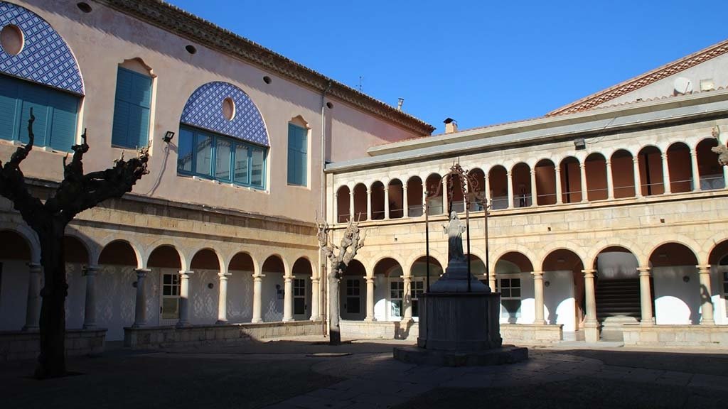 Vint-i-cinc anys d’institut (1)