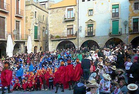 Carnaval infantil a la plaça de la Vila