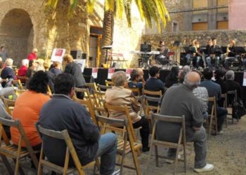 Festivals, camins de ronda i acció cultural