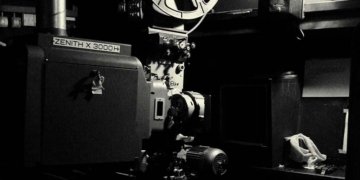 Endrecem el cel·luloide, però continua la sessió