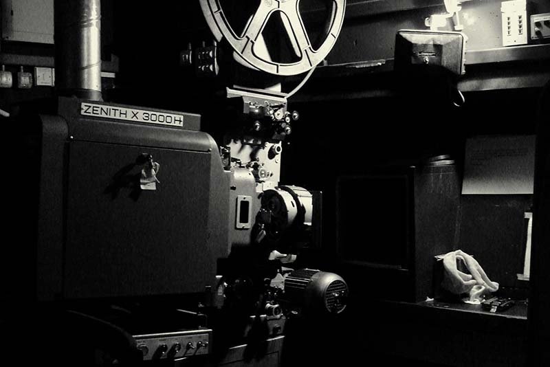 Endrecem el cel·luloide, però continua la sessió