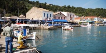 Una tonyina a Katàkolon i el Museu d’Olímpia