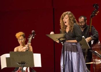 Amor i altres decepcions contra les cordes