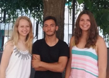 Els nostres joves apadrinen avis