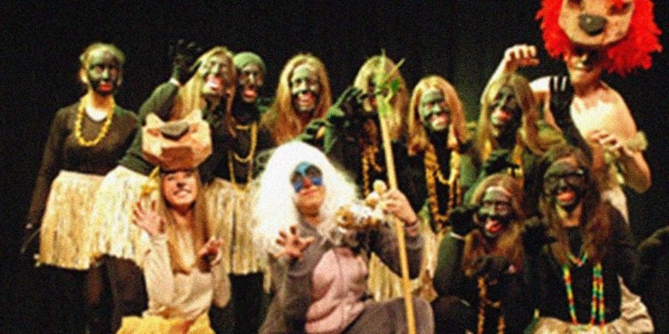 El carnaval a l’institut, una festa alegre i plena de color