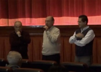 El mestre, el capellà i una munió de torroellencs