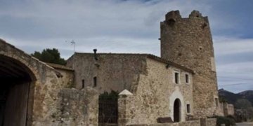 El Mas Ral, vestigis d’un aflorament volcànic i un antic forn de rajols