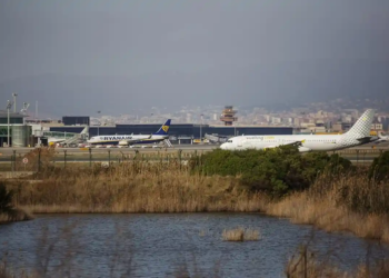 La transició ecològica s’estavella a l’aeroport